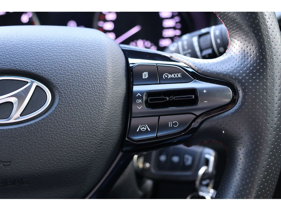 2021 Hyundai i30 - image 11