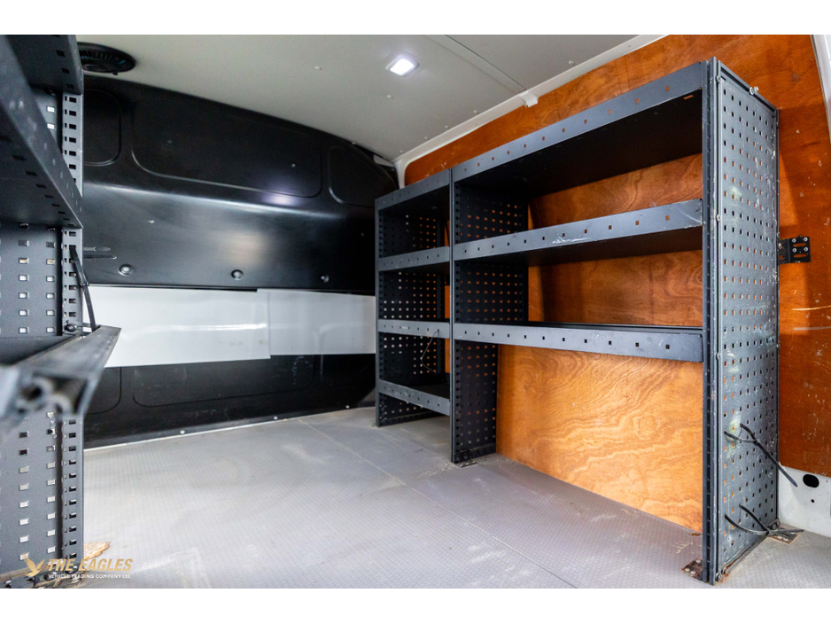 2021 Volkswagen Transporter - image 21