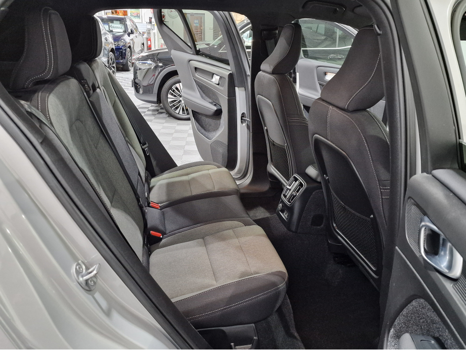 2022 Volvo XC40 T4 RECHARGE PLUS DARK AUTOMATIC **ONE OWNER / APPLE CARPLAY / BLIND SPOT ASSIST / CRUISE CONTROL / ELECTRIC BOOTLID / HEATED FRONT & REAR SEATS / REVERSE CAMERA / SAT NAV / WIRELESS PHONE CHARGING** €33,900