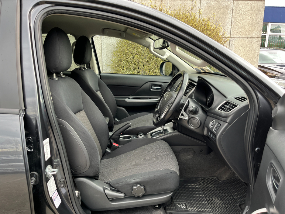 2021 Mitsubishi L200 - image 9