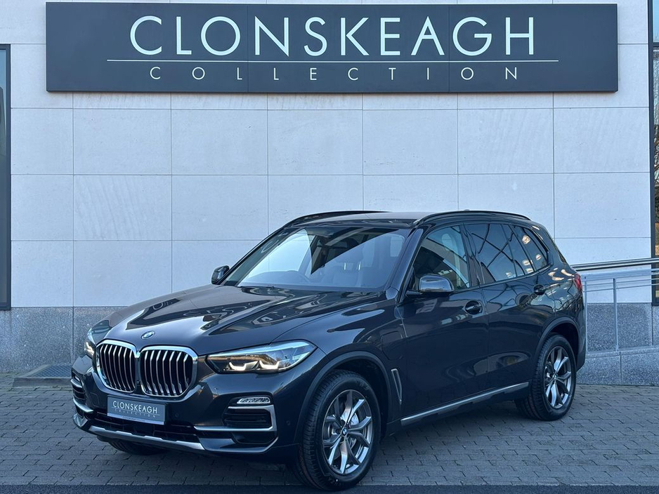 2020 BMW X5 - image 3