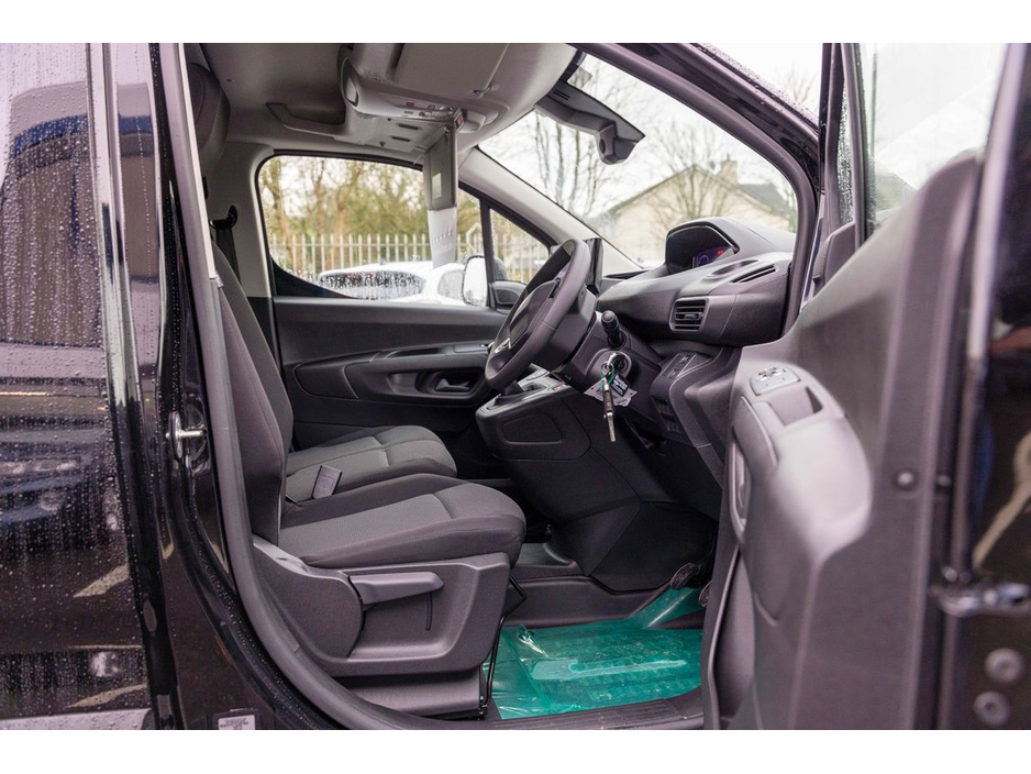 2026 Peugeot Partner 2026 - PRE REG OFFER - PARTNER PRO PLUS1.5 HDI 100 65 €22,750