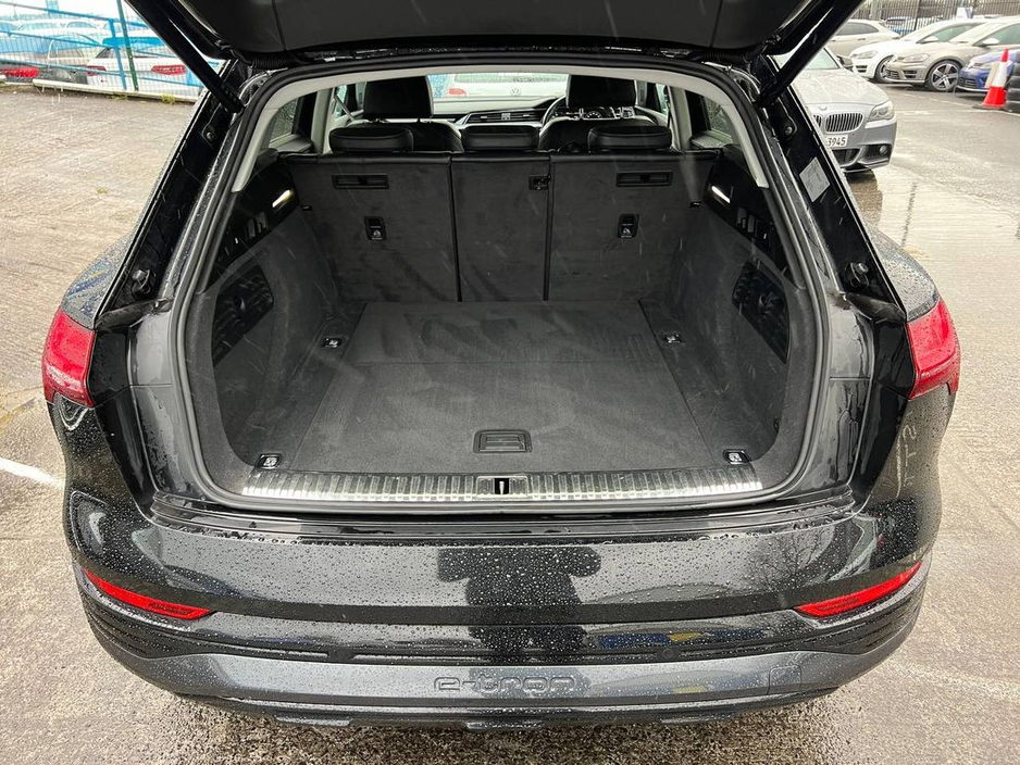 2023 Audi Q8 e-tron E-TRON SPORT 55 QUATTRO // APPLE CARPLAY/ANDROID AUTO // ADAPTIVE AIR SUSPENSION // DUAL ZONE CLIMATE CONTROL €40,950