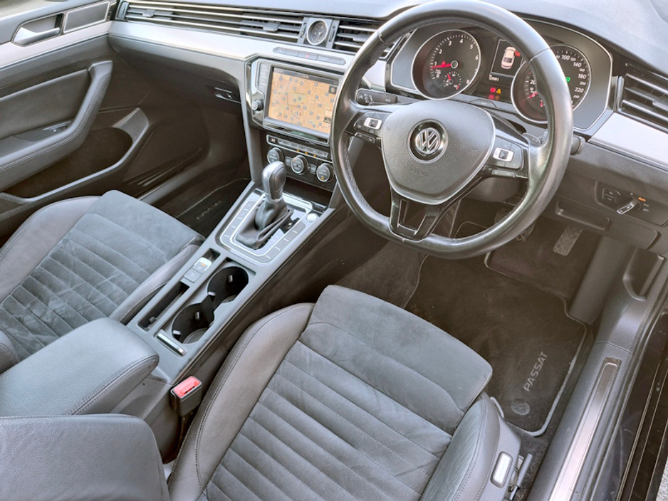 2016 Volkswagen Passat - image 15