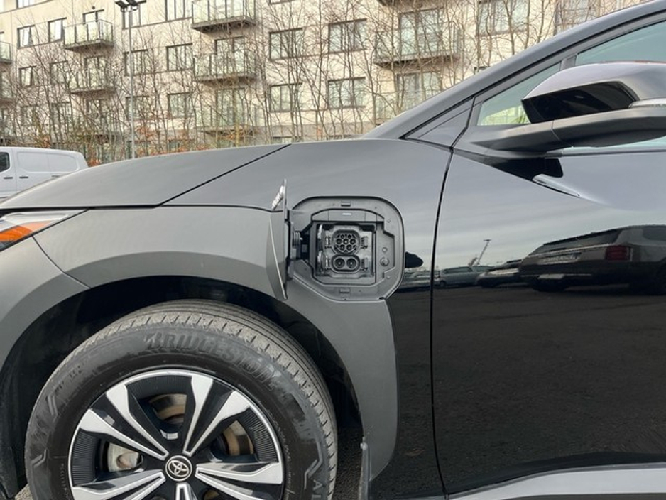 2024 Toyota bZ4X - image 6