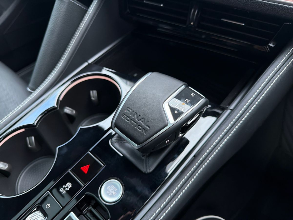 2026 Volkswagen Touareg Touareg R-Line Final Edition 231HP €113,980