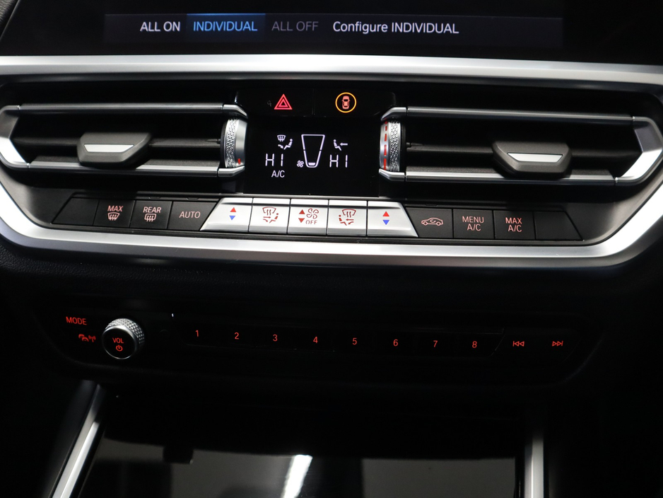 2022 BMW 3 Series - image 19