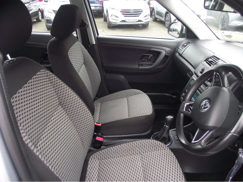 2014 Skoda Fabia - image 7