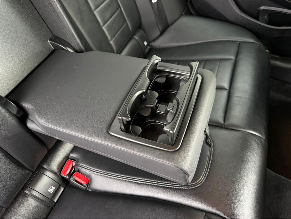 2022 BMW 3 Series - image 20