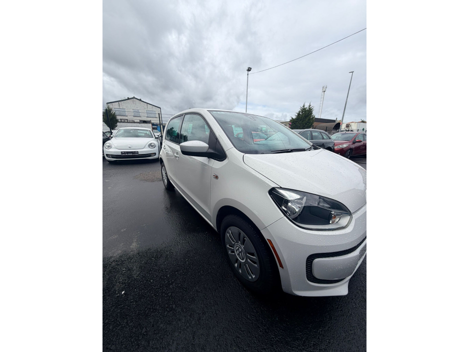 2014 Volkswagen up! - image 11