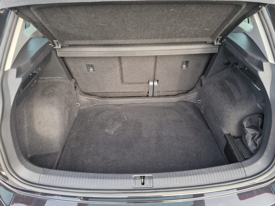 2023 Volkswagen Tiguan - image 15