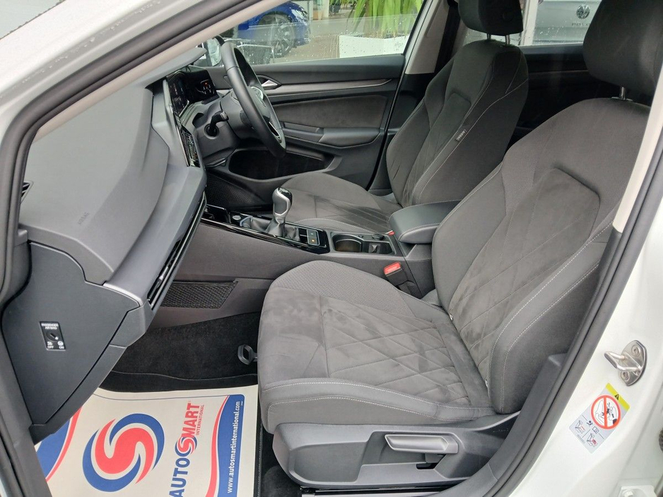 2023 Volkswagen Golf 1.5 TSI 130HP Style, White, 1 owner, 42km €29,900