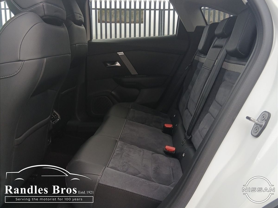 2024 Citroen C4 - image 13