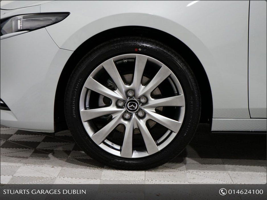 2025 Mazda Mazda3 - image 9