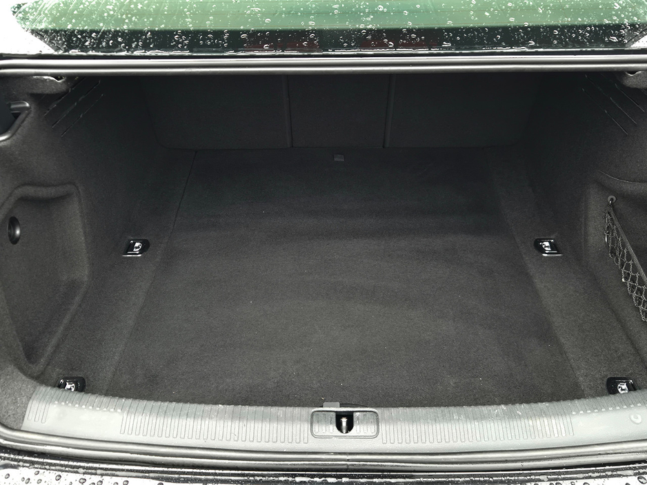 2018 Audi A4 - image 14