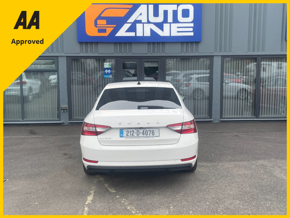 2021 Skoda Superb - image 4