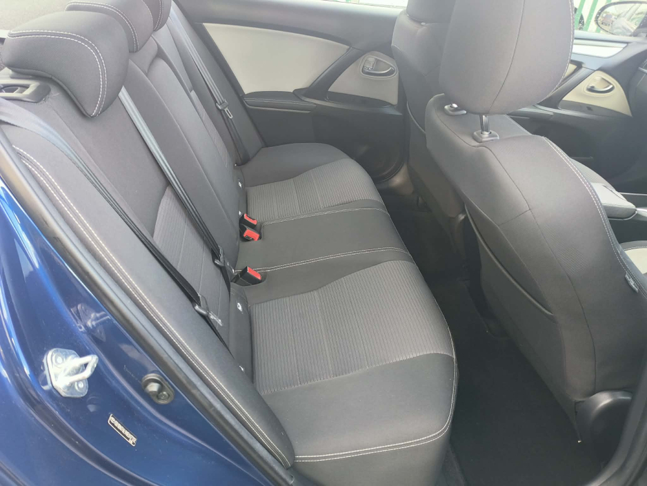 2018 Toyota Avensis - image 13