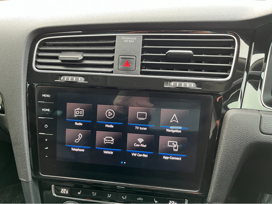 2020 Volkswagen Golf - image 21