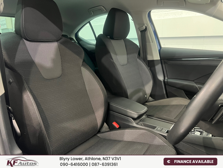 2023 Skoda Octavia - image 17