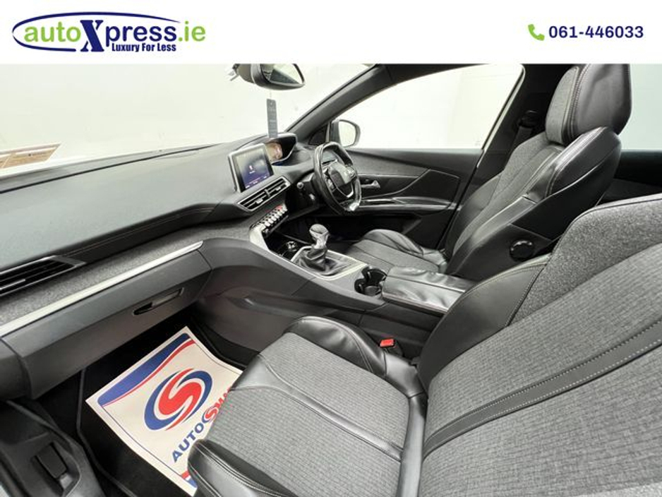 2017 Peugeot 3008 - image 14