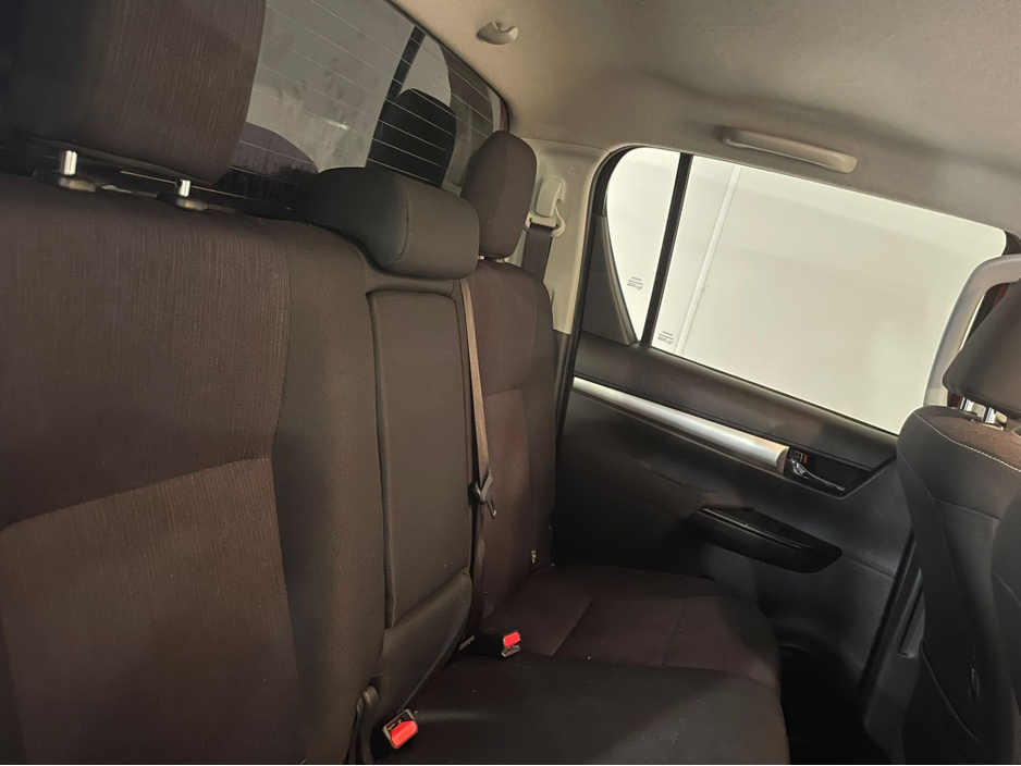 2018 Toyota Hilux DOUBLE CAB SR5 4DR DREW €29,950