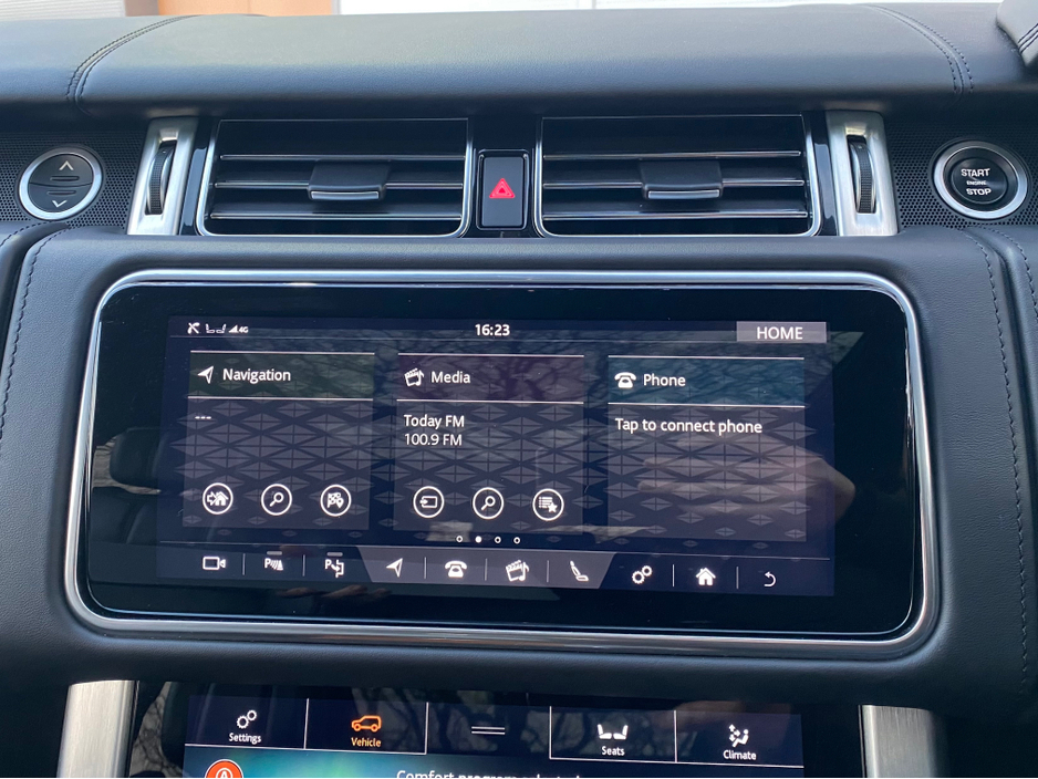 2020 Land Rover Range Rover RANGE ROVER P400e AUTOBIOGRAPHY €53,995