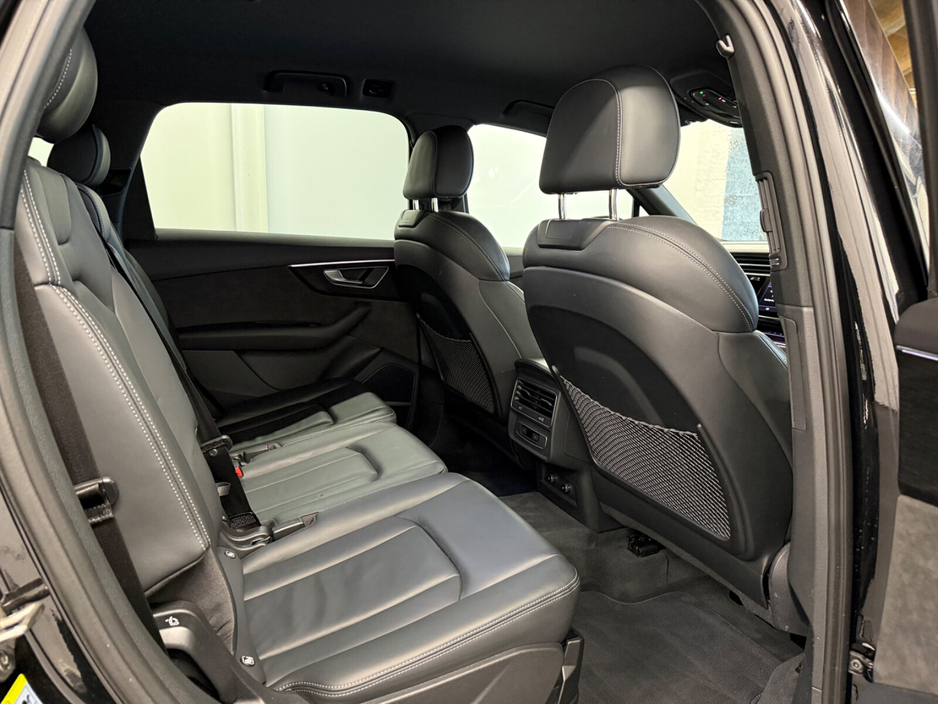 2021 Audi Q7 - image 9