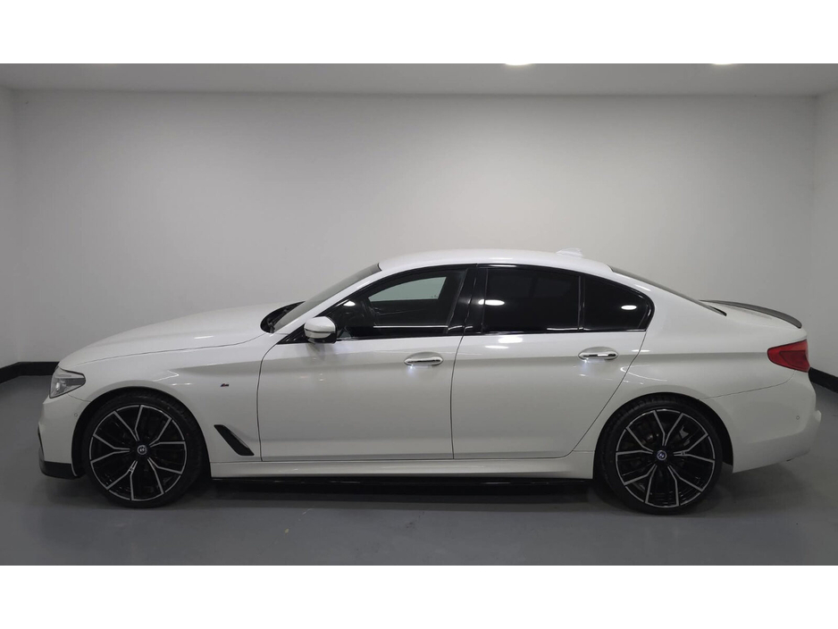 2017 BMW 5 Series 520d M Sport Auto €27,950