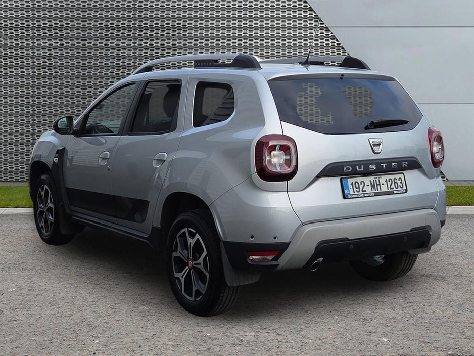2019 Dacia Duster - image 3