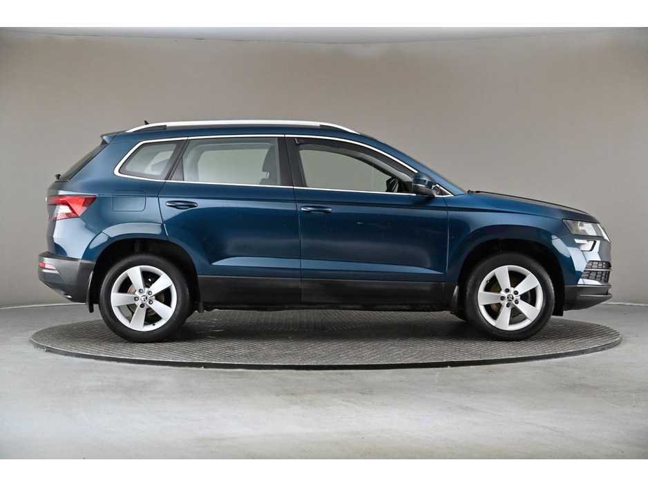 2021 Skoda Karoq - image 11