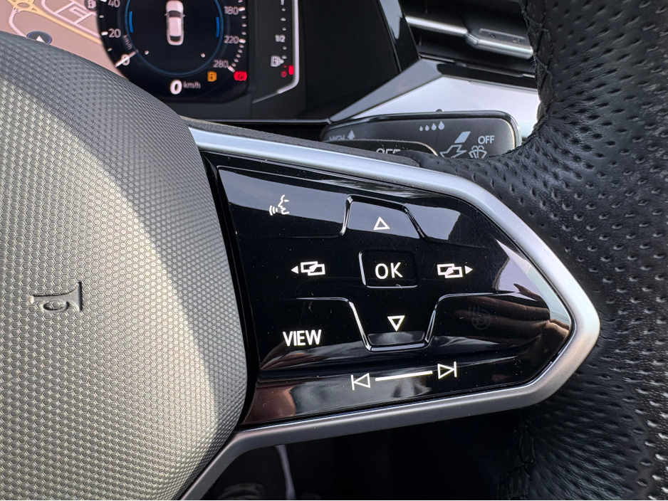 2022 Volkswagen Arteon - image 18