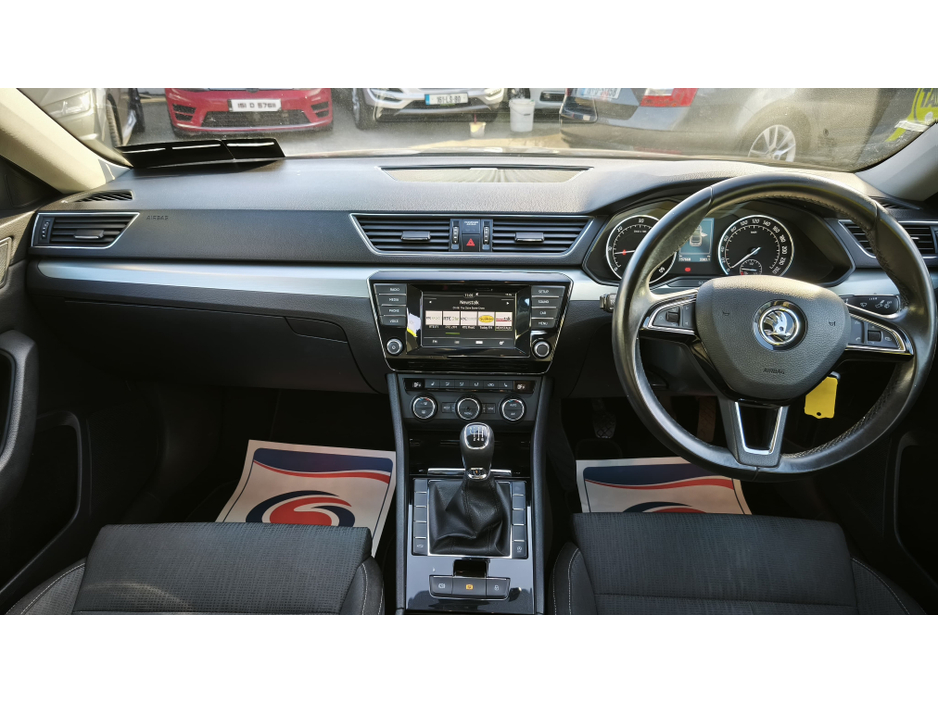 2015 Skoda Superb - image 21