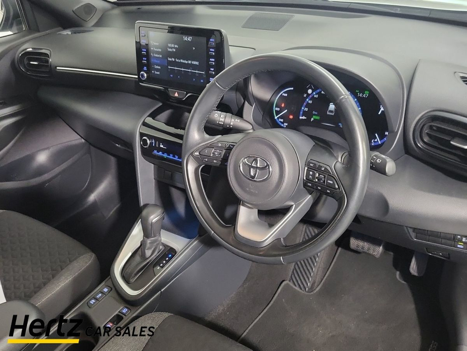 2023 Toyota Yaris Cross - image 13
