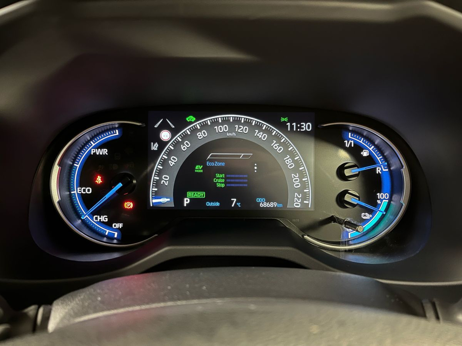 2022 Toyota Rav4 - image 13