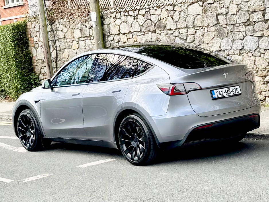 2024 Tesla Model Y - image 5