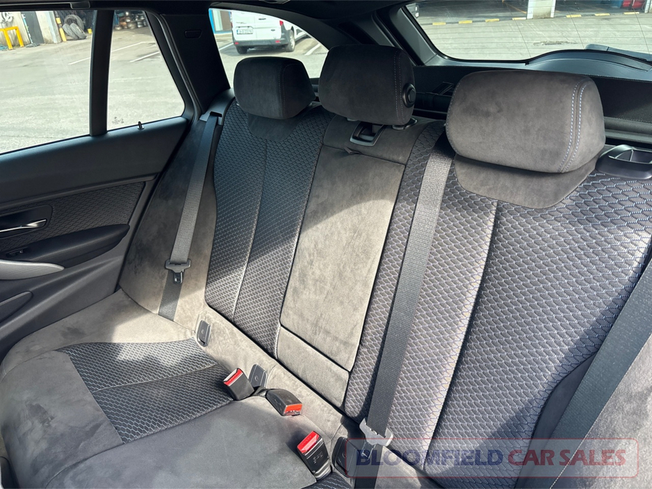 2015 BMW 3 Series - image 14