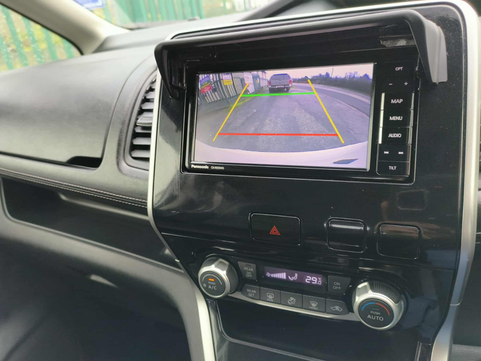 2017 Nissan Serena - image 11