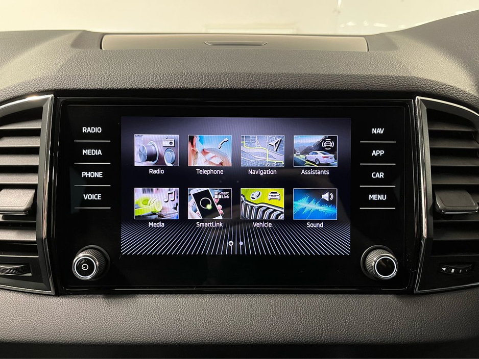 2022 Skoda Karoq Ambition 1.0TSI 110BHP - Parking Sensors - Climate Control - Cruise Control - Auto Lights/Wipers - Apple CarPlay/Android Auto €26,950