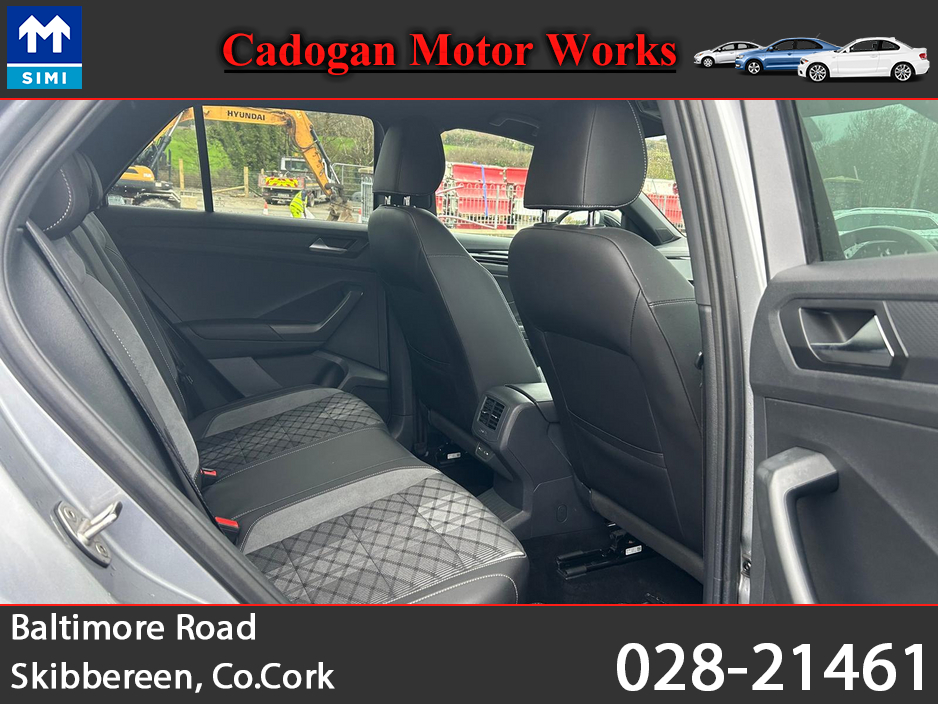 2023 Volkswagen T-Roc - image 8