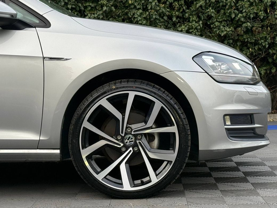 2014 Volkswagen Golf - image 9