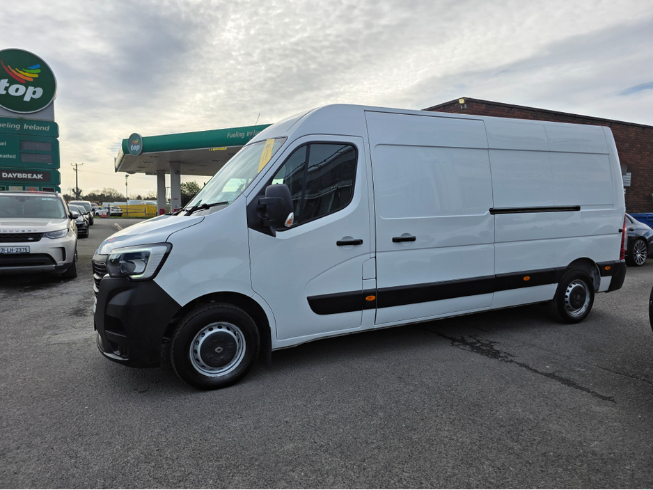 2019 Renault Master - image 8