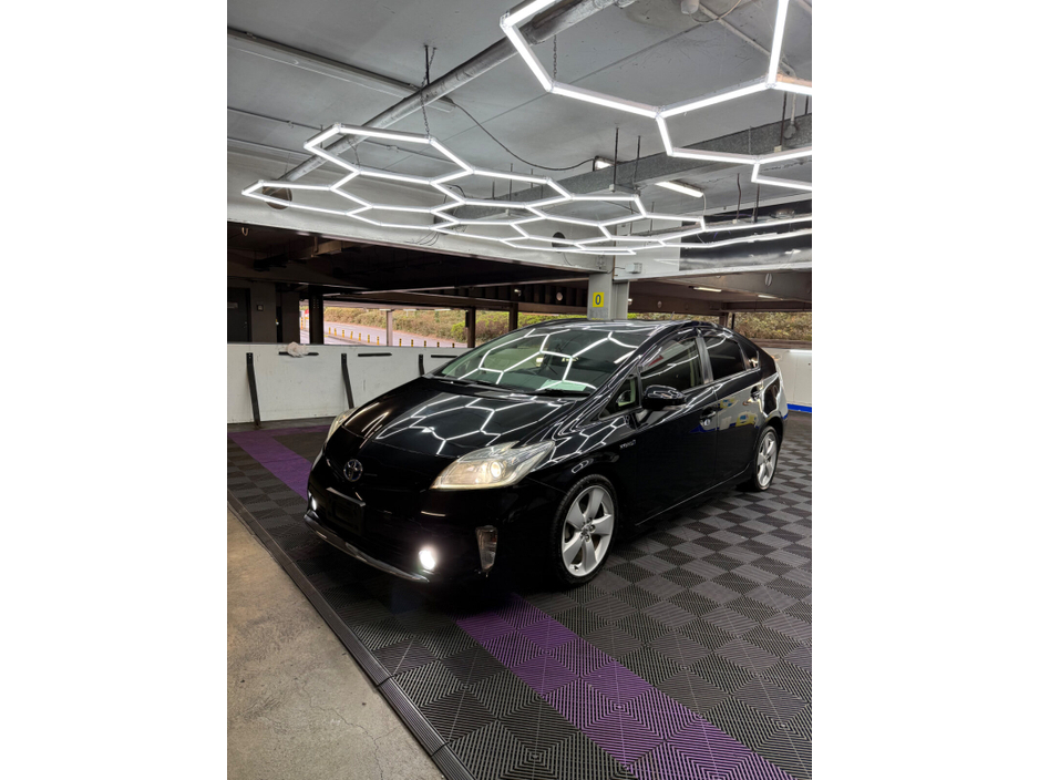 2012 Toyota Prius - image 3