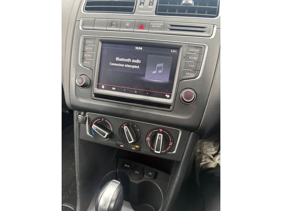 2014 Volkswagen Polo - image 6