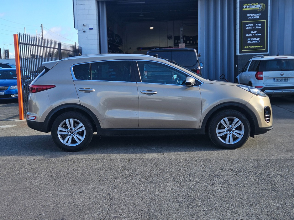 2016 Kia Sportage - image 5