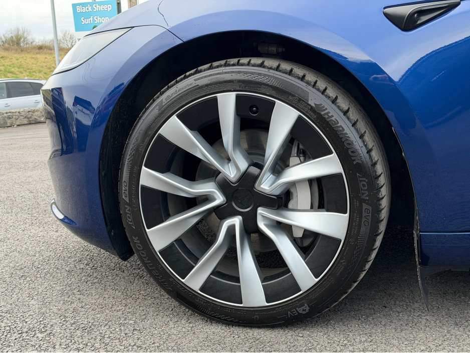 2025 Tesla Model 3 - image 23