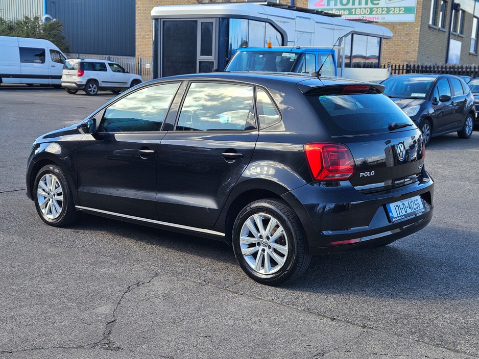 2017 Volkswagen Polo - image 5