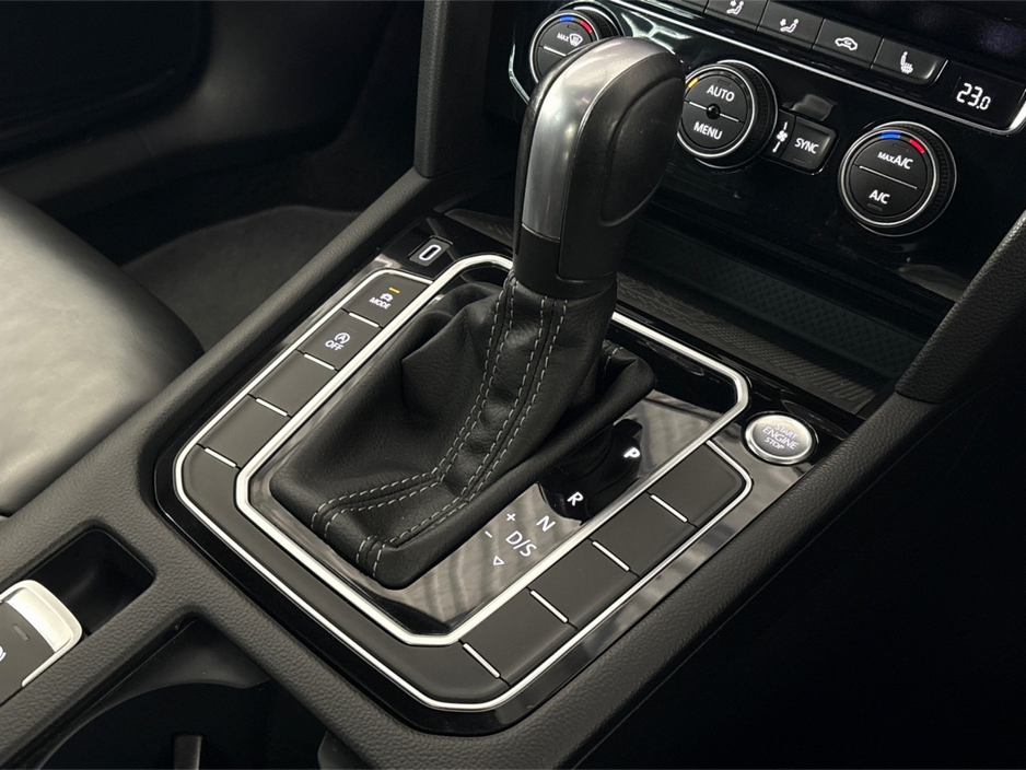 2020 Volkswagen Arteon 2.0 TSI R-LINE 190BHP**NEW NCT**PANORAMIC SUNROOF**BLACK LEATHER INTERIOR**FRONT HEATED SEATS**REVERSE CAMERA**PARKING SENSORS**KEYLESS START**DUAL CLIMATE CONTROL**APPLE CARPLAY**FINANCE AVAILABLE** €32,995