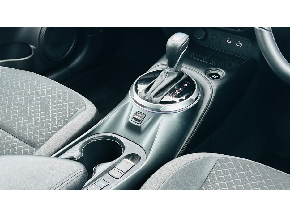 2024 Nissan Juke LOW MILEAGE AUTOMATIC HYBRID WITH REVERSE CAMERAS €30,995