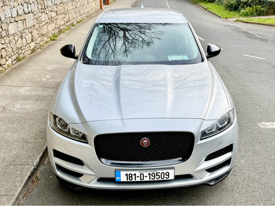 2018 Jaguar F-Pace - image 3