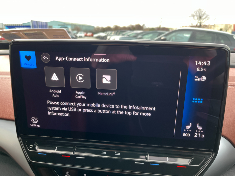 2022 Volkswagen ID.4 PRO TECH 77KWH //MASSIVE SPEC//HEATED ELECTRIC MEMORY MASSAGE SEATS//PANORAMIC GLASS ROOF//HEAD UP DISPLAY//360 PARKING CAMERAS// €28,950